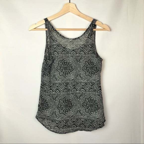 Old Navy Black & White Floral Printed Sheer Tank Top XS - Picture 3 of 3